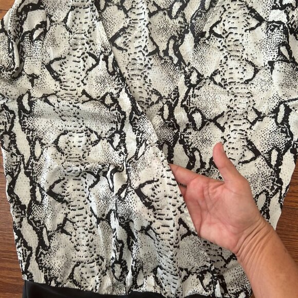 BB DAKOTA Women's Snake The Cake Satin Bodysuit Size Small Snakeskin Print - Picture 10 of 15
